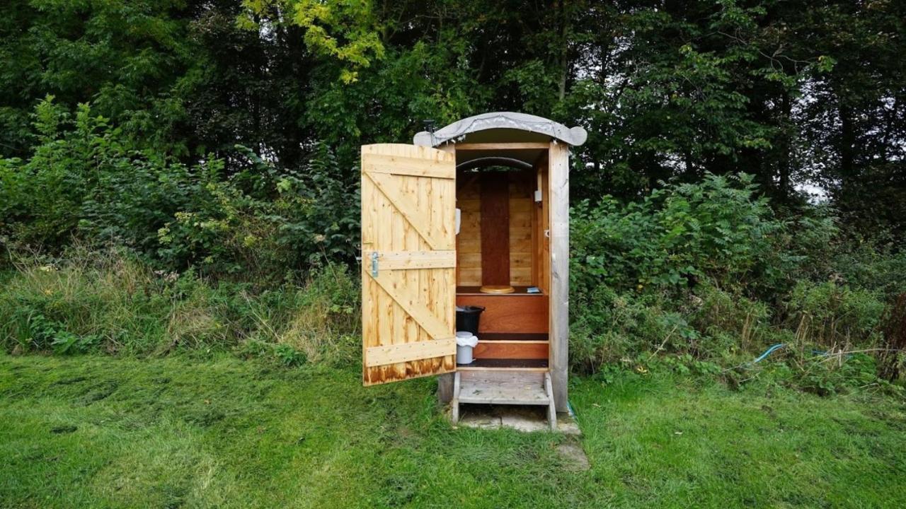 Showman's Hut Westcote * Hawick